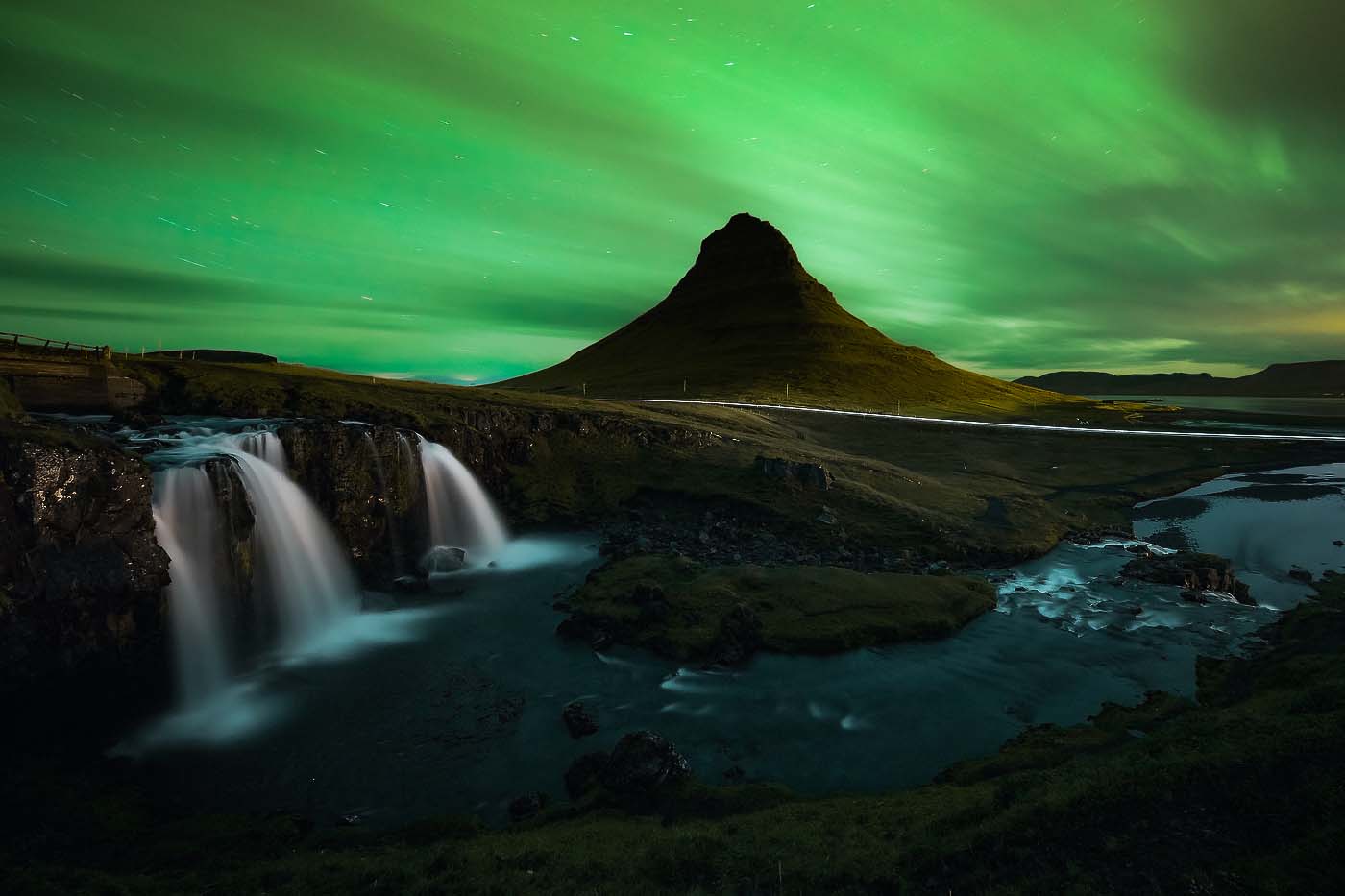islandia kirkjufell aurora